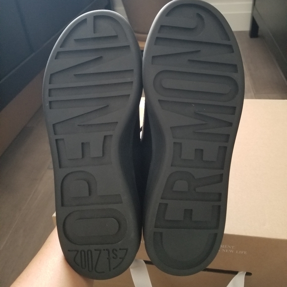 BRAND NEW! OPENING CEREMONY SNEAKERS - Picture 3 of 4